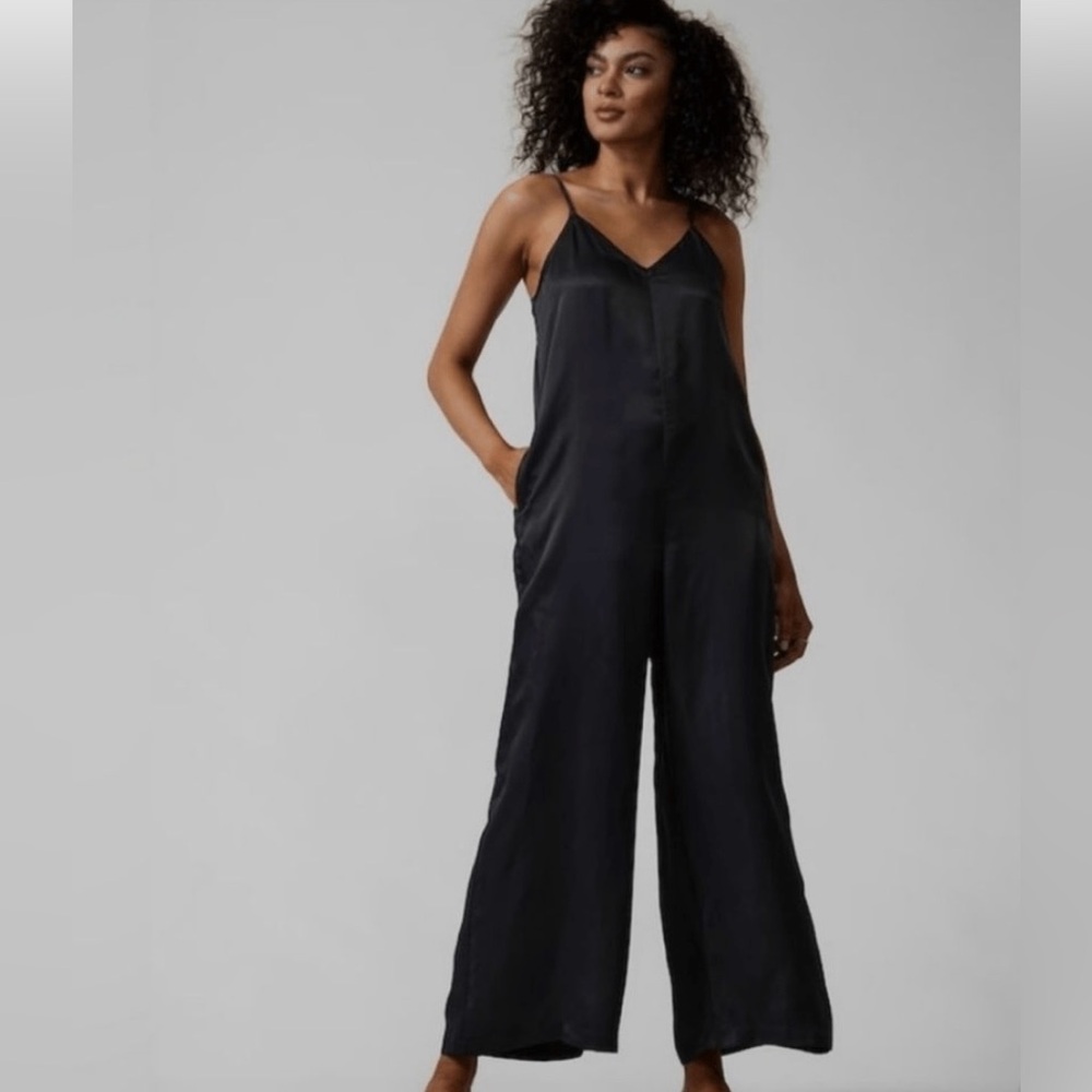 NWOT-ATHLETA black calm cool Romper